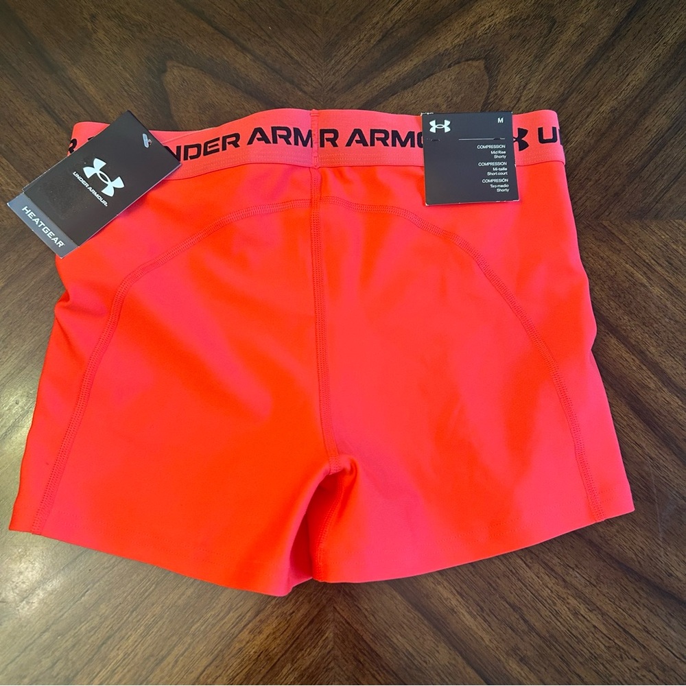 New Women’s Under Armour  Compression shorts Medium - Picture 4 of 6
